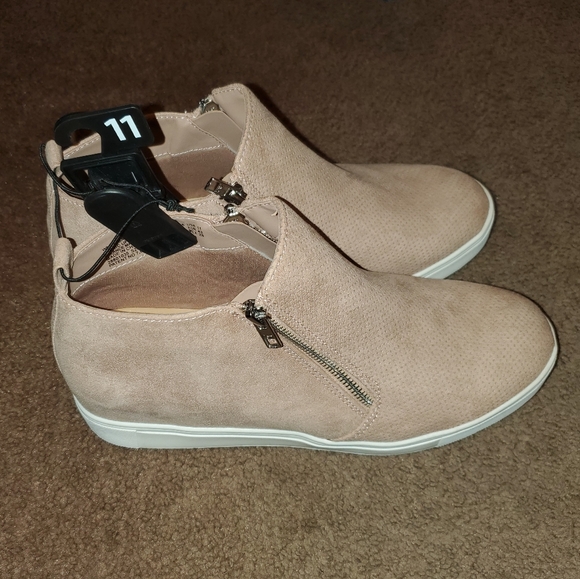 Memory foam boots - Picture 1 of 4